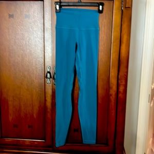 Lululemon NWOT Teal blue soft hi-rise Align leggings size 2 regular length